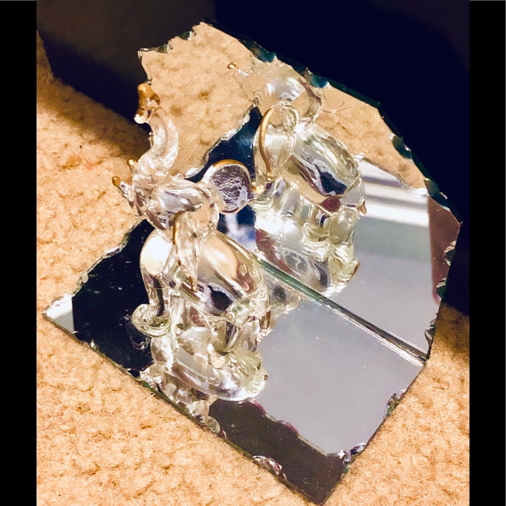 ♥️Mirrored Elephant Decor Piece